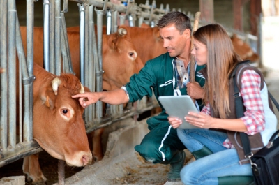 Diplomatura en Granjas Agropecuarias + IA (Premium con Doble Certificación)