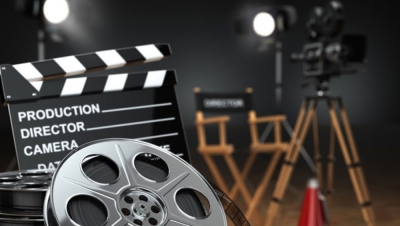 Técnico Auxiliar en Producción y Dirección de Radio y Tv + IA (Premium con Doble Certificación)